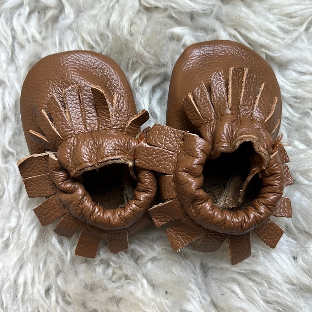 BirdRock Baby Moccasins Newborn sz 2 leather